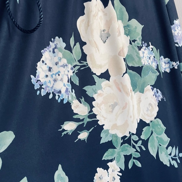 ASOS MATERNITY Curve Floral Flutter Sleeve maxi dress - Picture 7 of 8